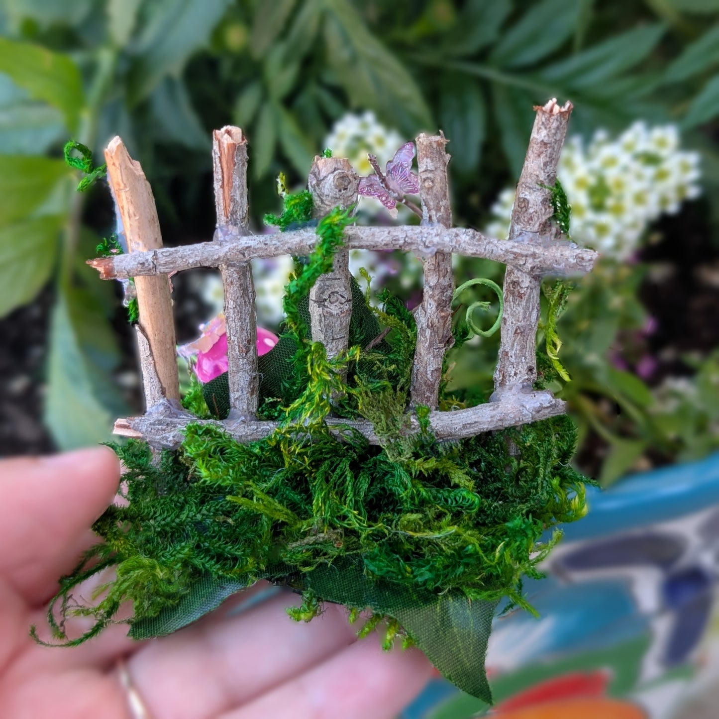 Mini Fairy Garden Fence with Magenta and Green Mushrooms