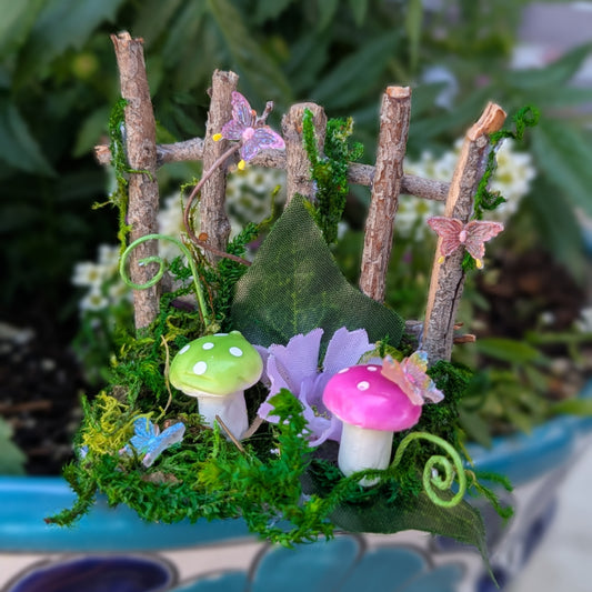 Mini Fairy Garden Fence with Magenta and Green Mushrooms